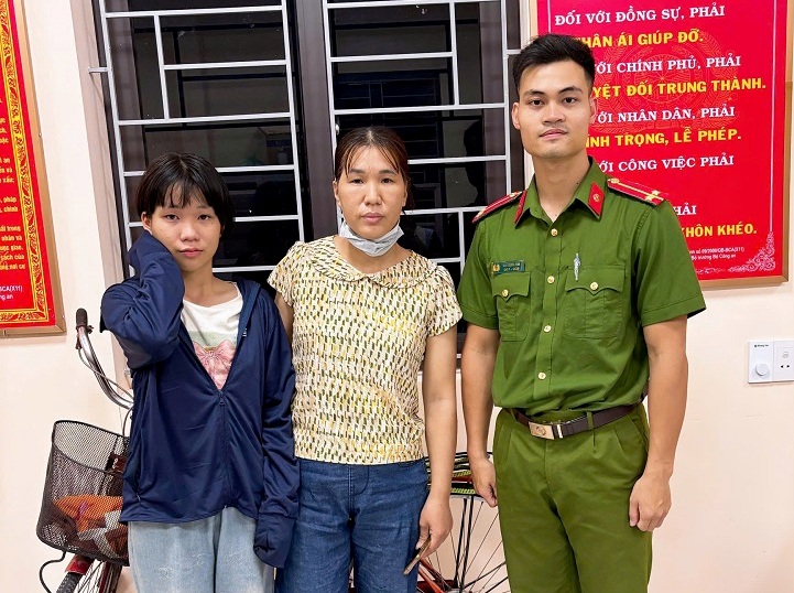 Công an xã An Quang giúp cháu bé đi lạc trở về với gia đình